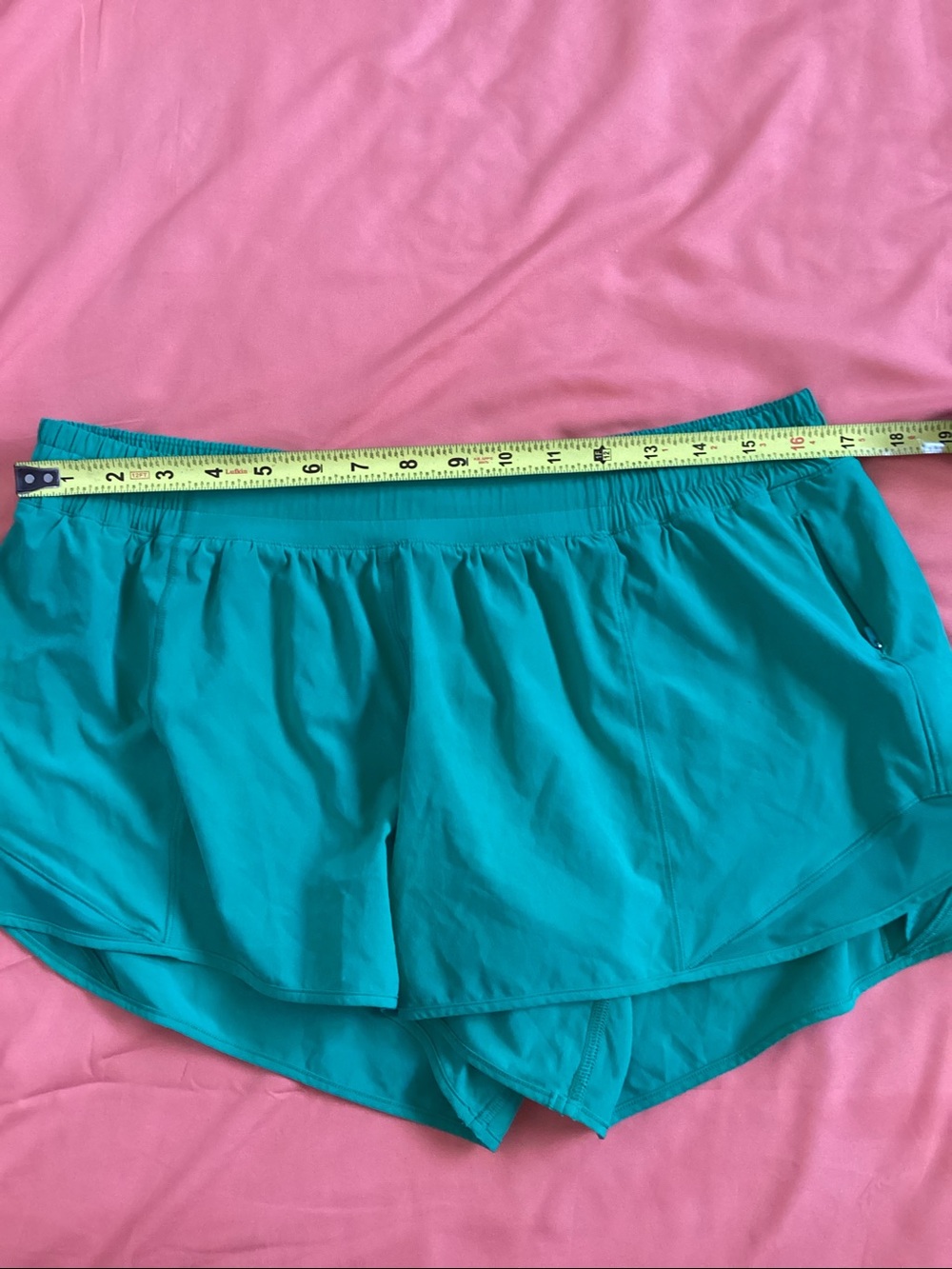 Lululemon hotty hot shorts - Picture 6 of 7